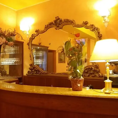 Hotel Boston 2*