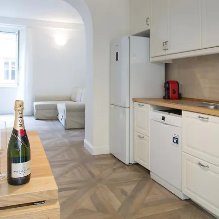 Apartment Suitelowcost Castaldi