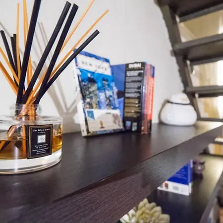 Guesthost - Mm1 Porta Venezia - Stylish Flat *