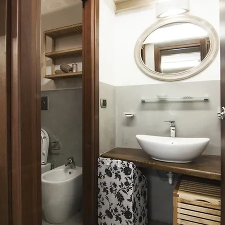 Alessia's Flat - Mac Mahon דירה