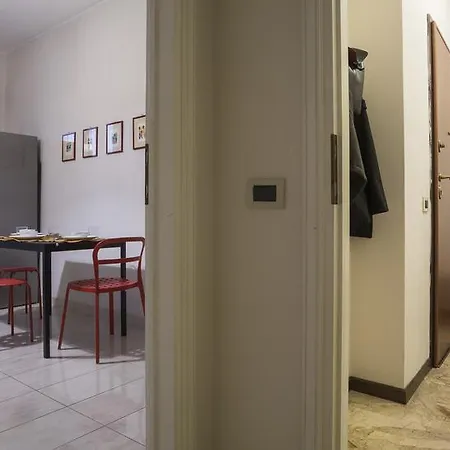 Hintown Sporting District Apartment