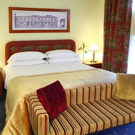 Отель Starhotels Business Palace 4*
