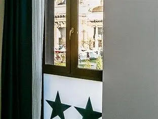 Av Hotel