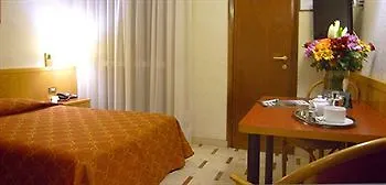 Ih Argonne Park Aparthotel 3*