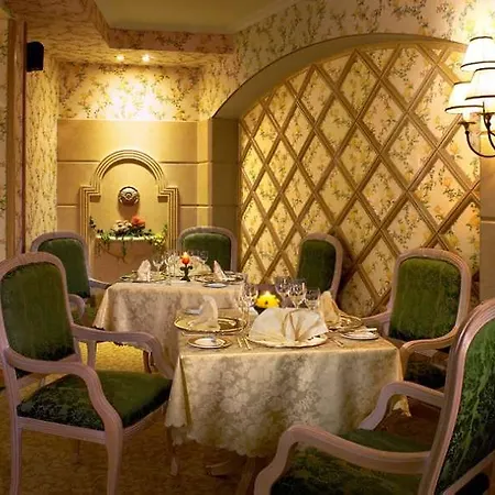 Capitol Hotel 4*