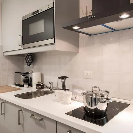 Appartement Guesthost - Porta Garibaldi White Flats *