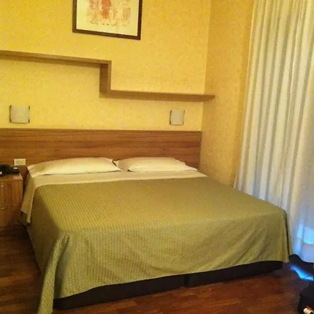 Desenzano 3* Milan