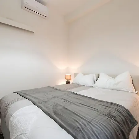 Guesthost - Porta Garibaldi White Flats