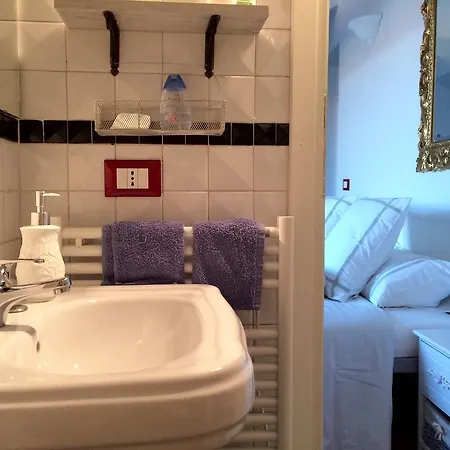 Pied A Terre With Terrazza In Center * Mediolan