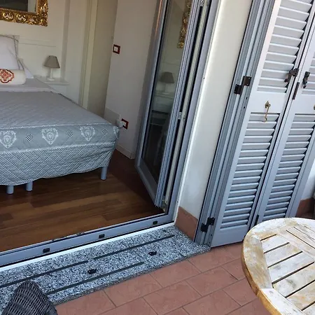 Pied A Terre With Terrazza In Center Milano
