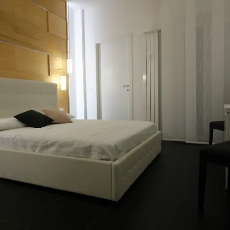 Navigli House * Mediolan