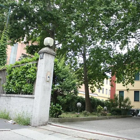 Garden Отель Милан