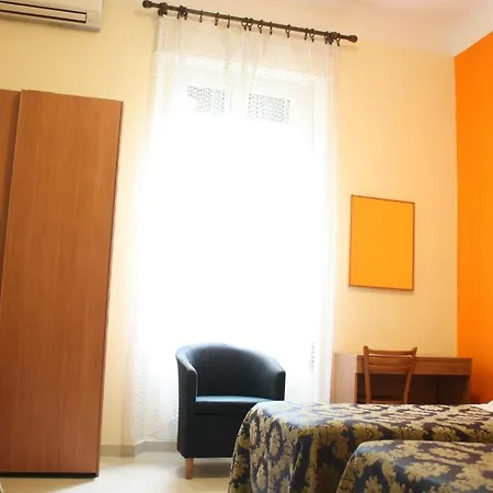 Garden Hotel 2*