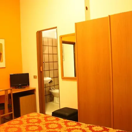Garden Hotel 2*