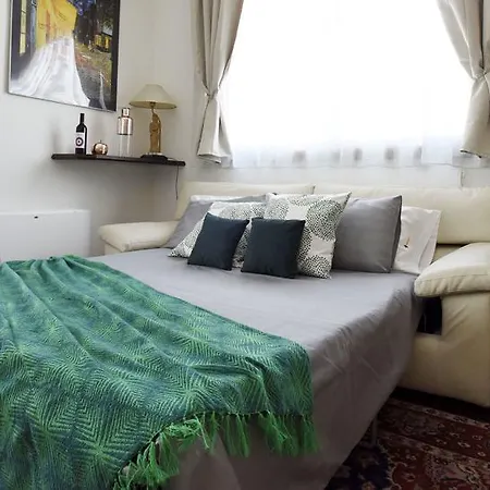 Altido Victorian Apt For 2 With Balcony And Free Parking *