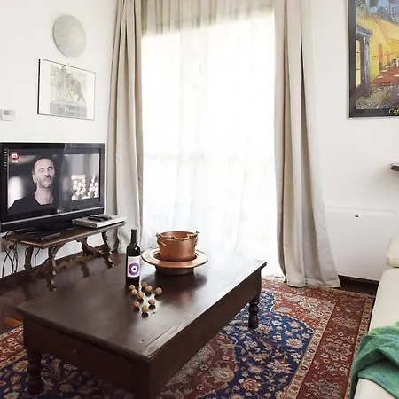 Altido Victorian Apt For 2 With Balcony And Free Parking *