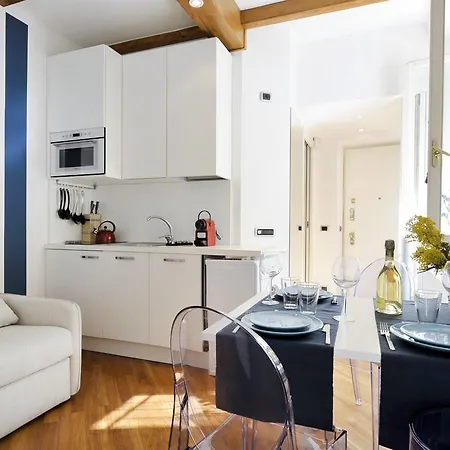 Apartment Manzoni Studio Milan