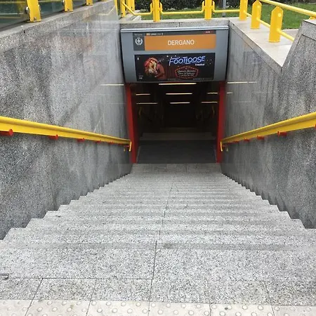 Gasthuis Metro Station *
