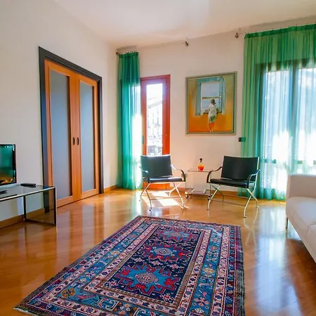 Casa 50 *