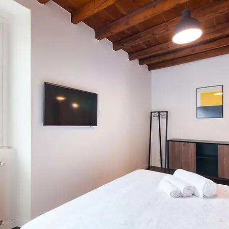 - Downtown Apartment Mailand