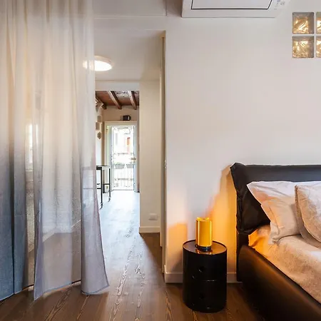 - Downtown Apartment Mailand