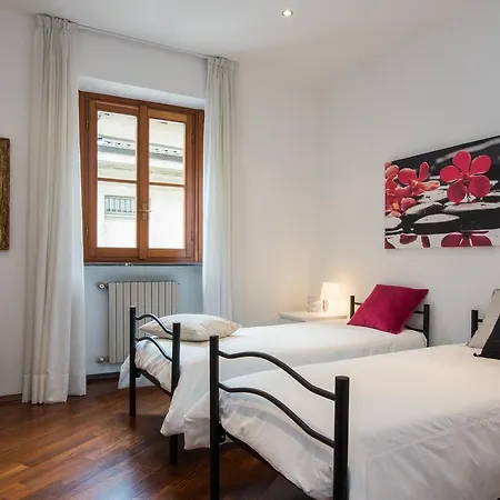Apartment Sant Ambrogio House *