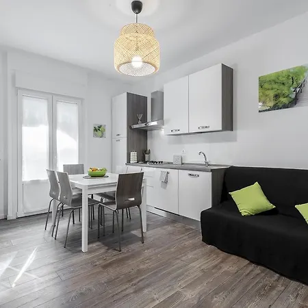 Stayeasy Filzi11 - 3 Bedrooms, 2 Baths - Station Appartamento