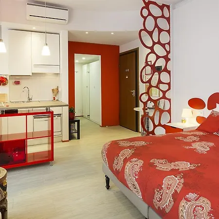 Rosso A Milano, Vicino Allo Ieo Lejlighed