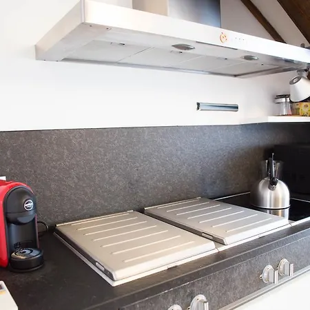 Urban Travellers Apartment