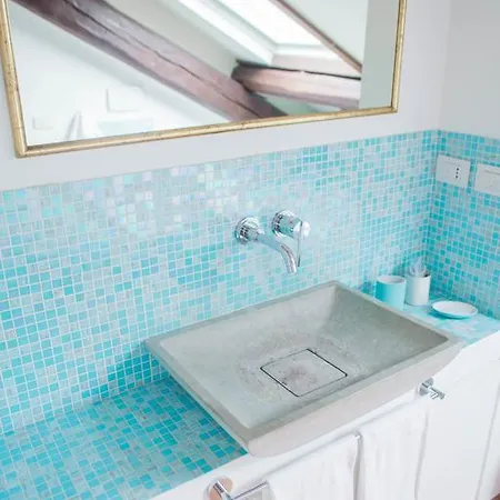 Urban Travellers Apartment