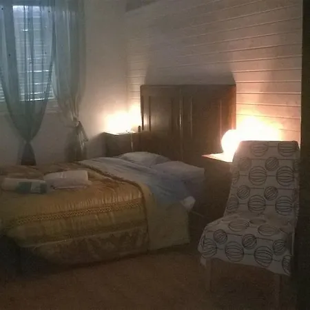 بيت ضيافة La Rondine