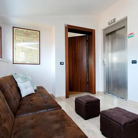 Hintown Chic & Boutique Apartment Milan