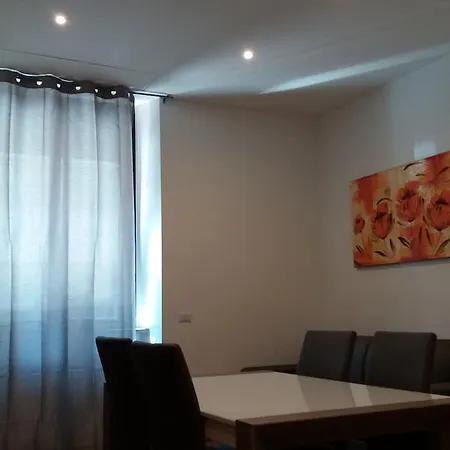 ニース リビングス ラザロニ アパート