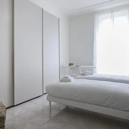 Italianway-argonne Apartment *