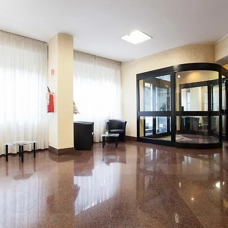 Ξενοδοχείο με διαμερίσματα Desenzano 3*