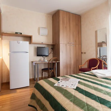 Desenzano Aparthotel 3*