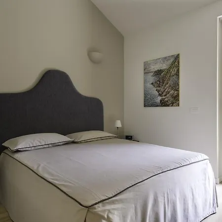 Apartment Porta Venezia - Rentclass Loreley Milan