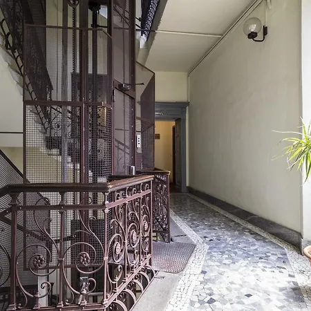 Cadorna Center Studio-by Flatscollection Apartment