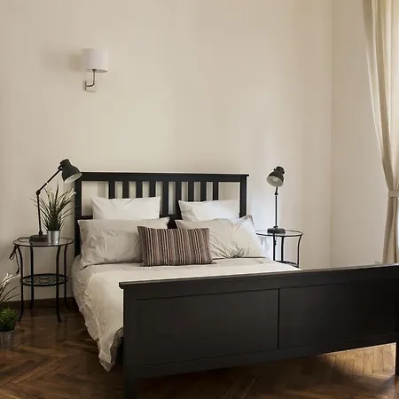 Federico Roomy Apartment Milan