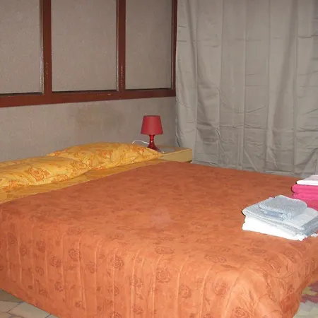 E.r. Bed & Breakfast *
