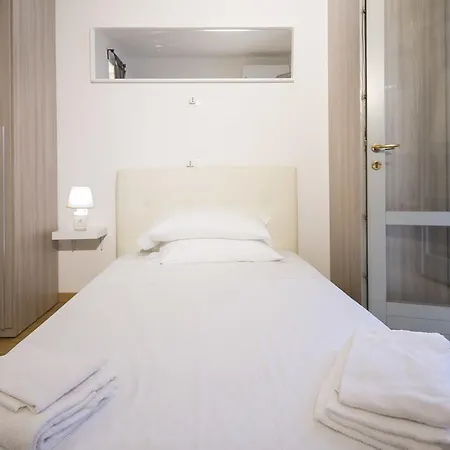 Cadorna Center Studio-by Flatscollection Apartment