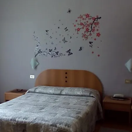 Hotell Tirreno Milano