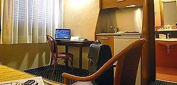 Ξενοδοχείο με διαμερίσματα Lepontina 4*