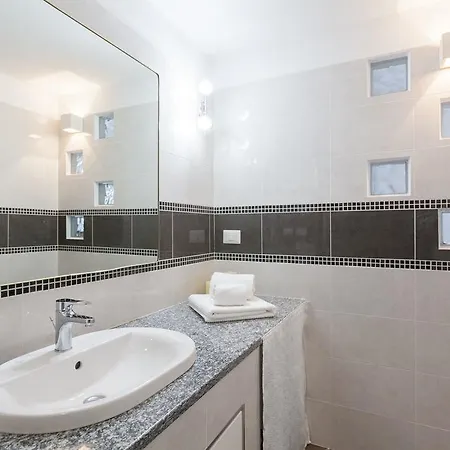 Be Apartments Pisacane Apartment