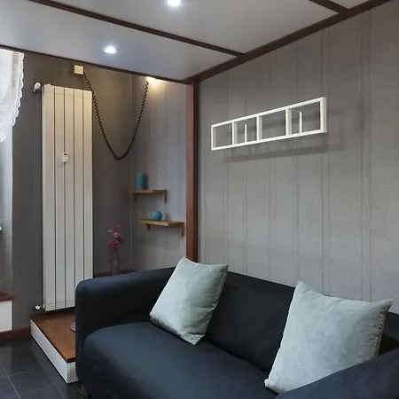 Easy Apartment *