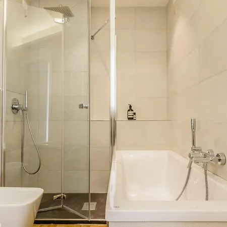 Casa Rebecca In Arco Della Pace Apartment *