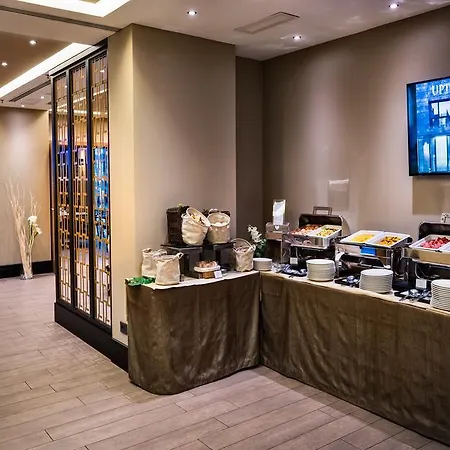 Uptown Palace 4*