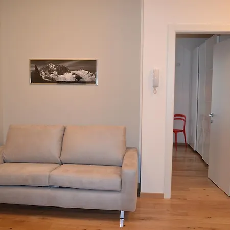 Nice Melzo Apartman *