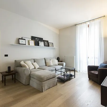 Porta Romana Modern Flat * Милан