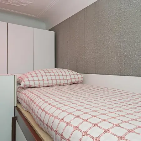Easy Apartment *